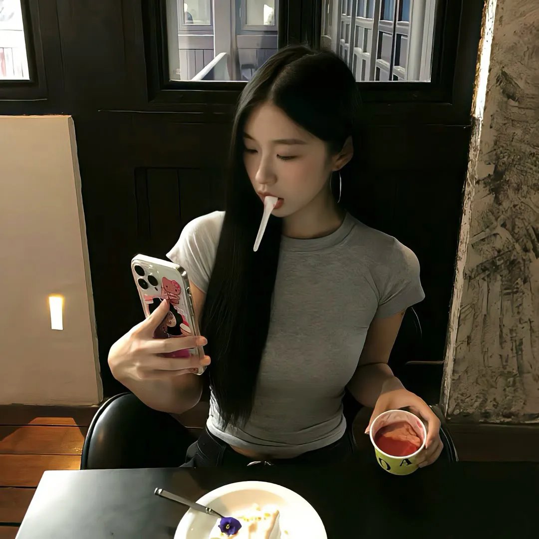隔壁的力 海报